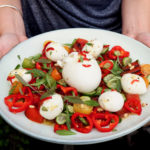 Salade met gegrilde watermeloen en burrata