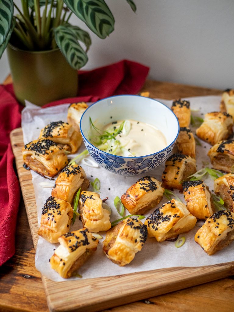 Aziatische worstenbroodjes met sojamayonaise