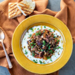 Fatteh van aubergines en gehakt