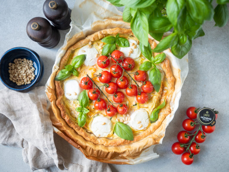 Quiche met geitenkaas, groentespaghetti en Honingtomaten