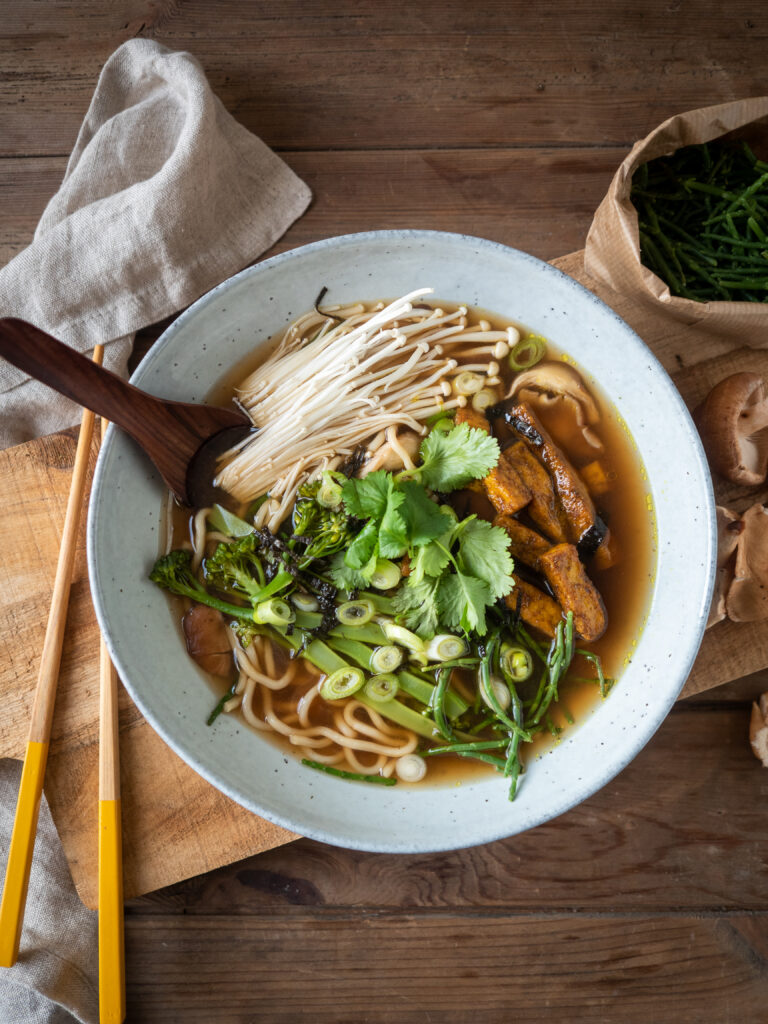 Snelle miso mushroom ramen