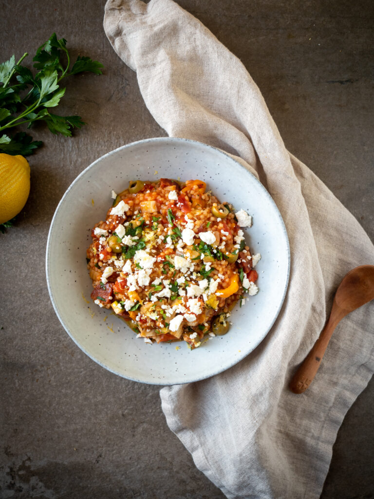 One pot parelcouscous met chorizo en feta